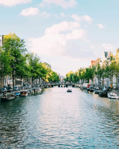 Amsterdam -unfolded-with-Canal-backdrop